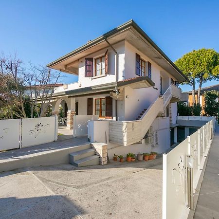Villa Fiorita Apartments - Happy Rentals Sirmione Kültér fotó