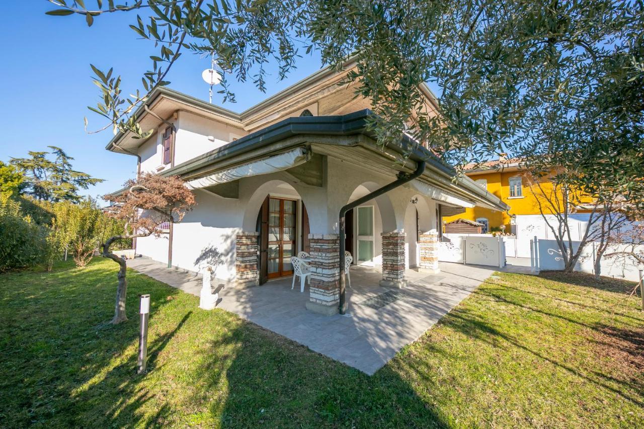 Villa Fiorita Apartments - Happy Rentals Sirmione Kültér fotó