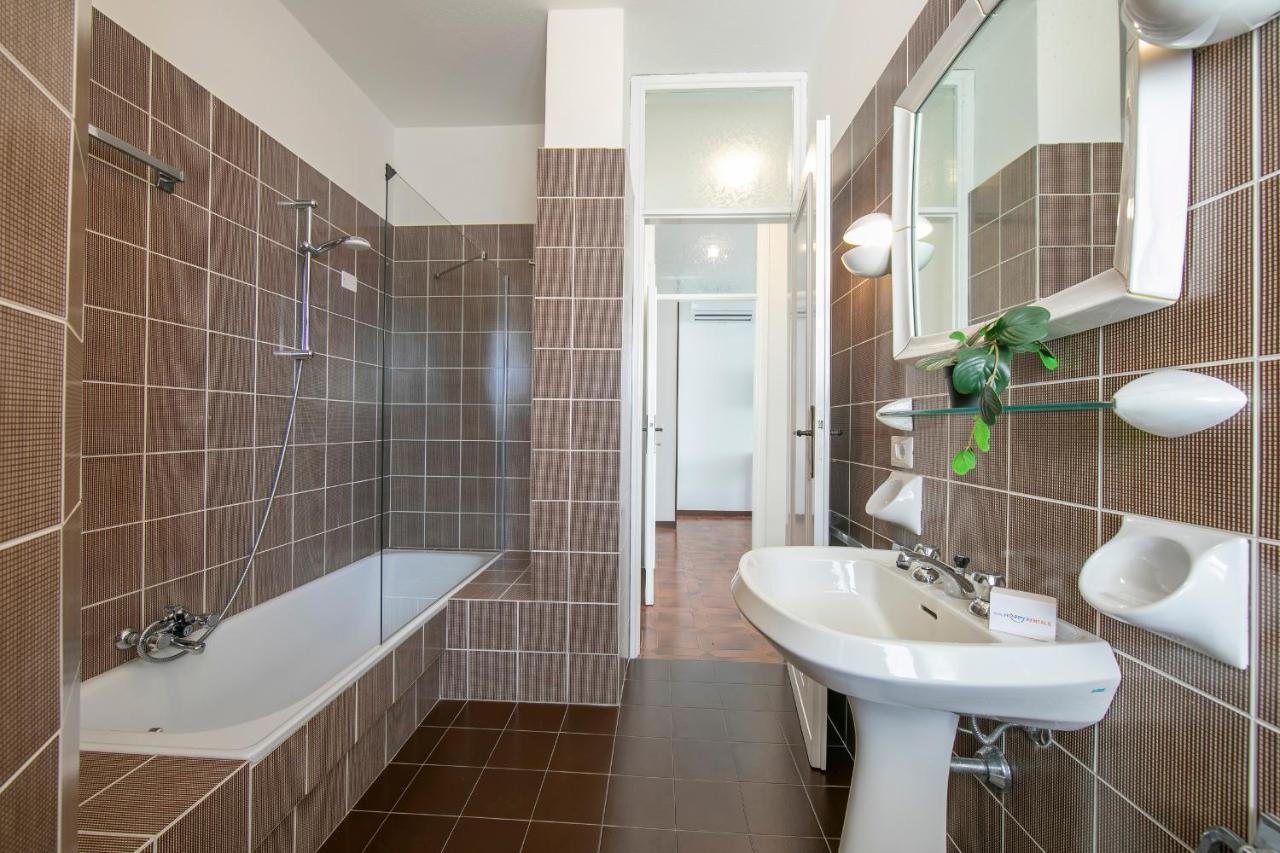 Villa Fiorita Apartments - Happy Rentals Sirmione Kültér fotó