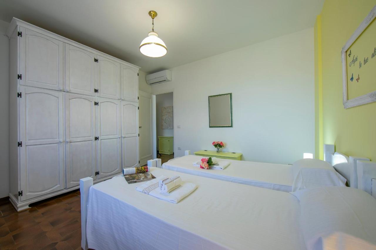 Villa Fiorita Apartments - Happy Rentals Sirmione Kültér fotó