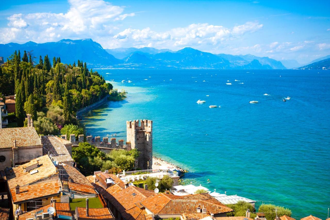 Villa Fiorita Apartments - Happy Rentals Sirmione Kültér fotó
