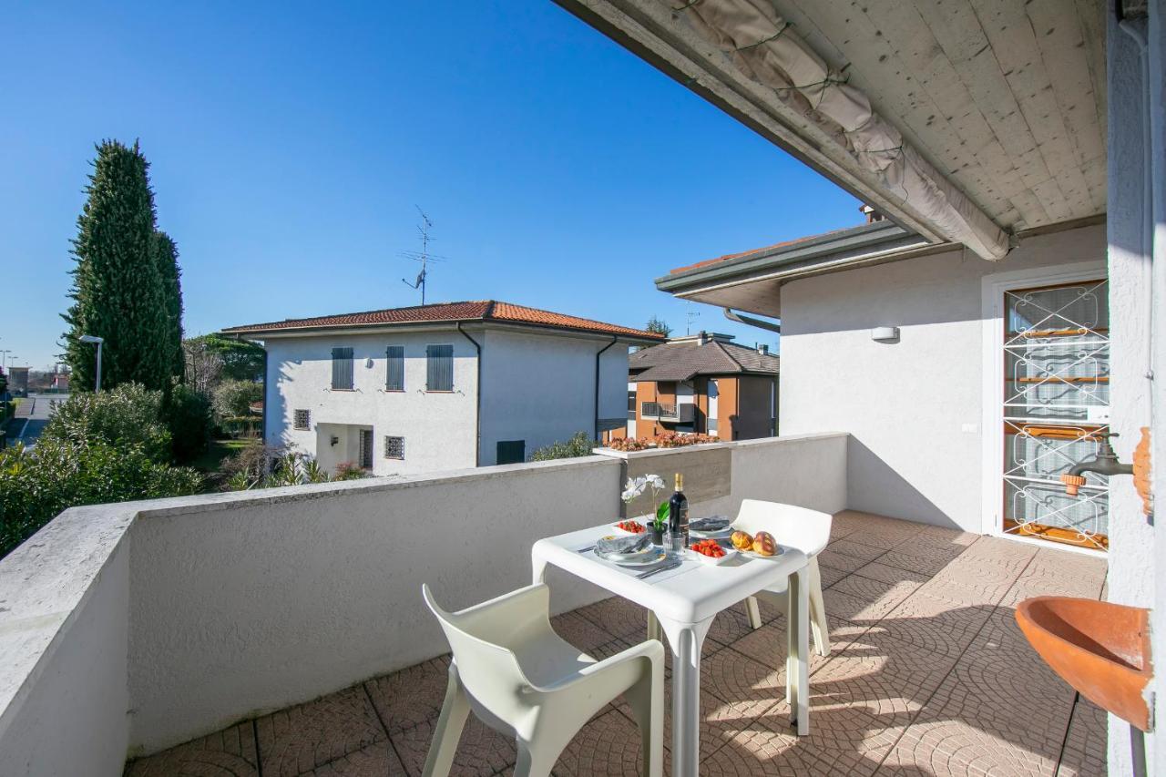 Villa Fiorita Apartments - Happy Rentals Sirmione Kültér fotó