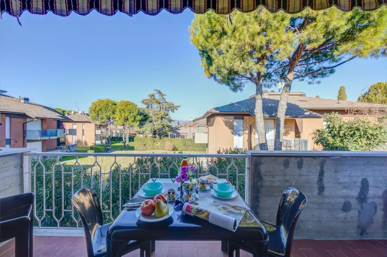 Villa Fiorita Apartments - Happy Rentals Sirmione Kültér fotó