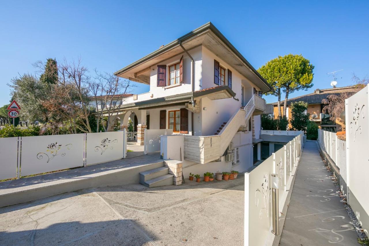 Villa Fiorita Apartments - Happy Rentals Sirmione Kültér fotó