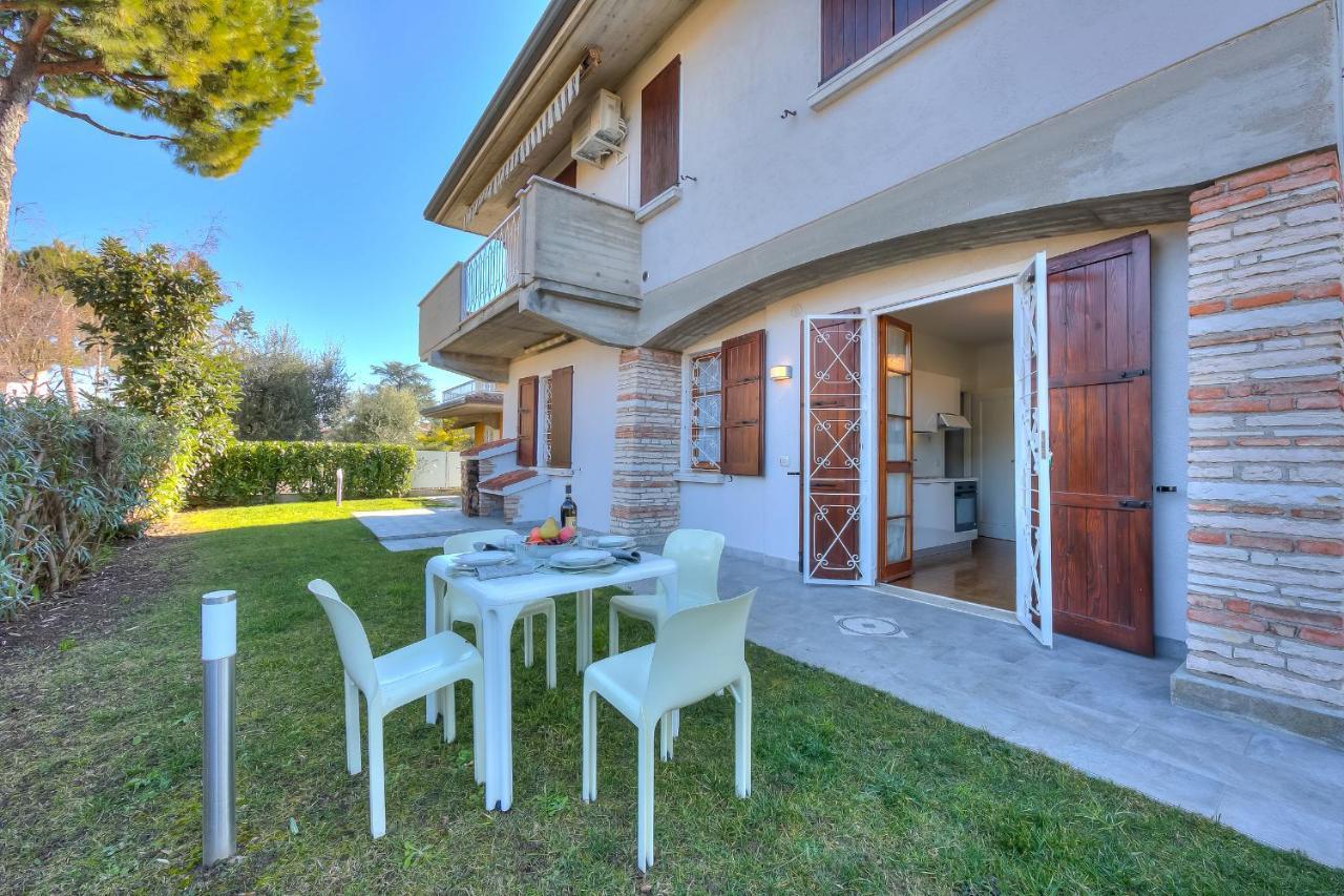 Villa Fiorita Apartments - Happy Rentals Sirmione Kültér fotó