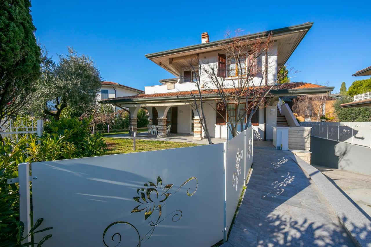 Villa Fiorita Apartments - Happy Rentals Sirmione Kültér fotó