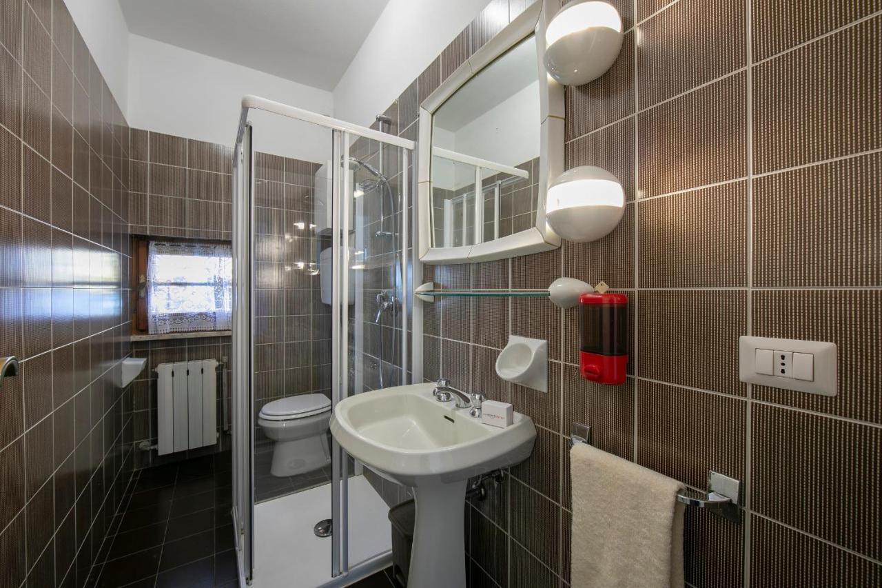 Villa Fiorita Apartments - Happy Rentals Sirmione Kültér fotó