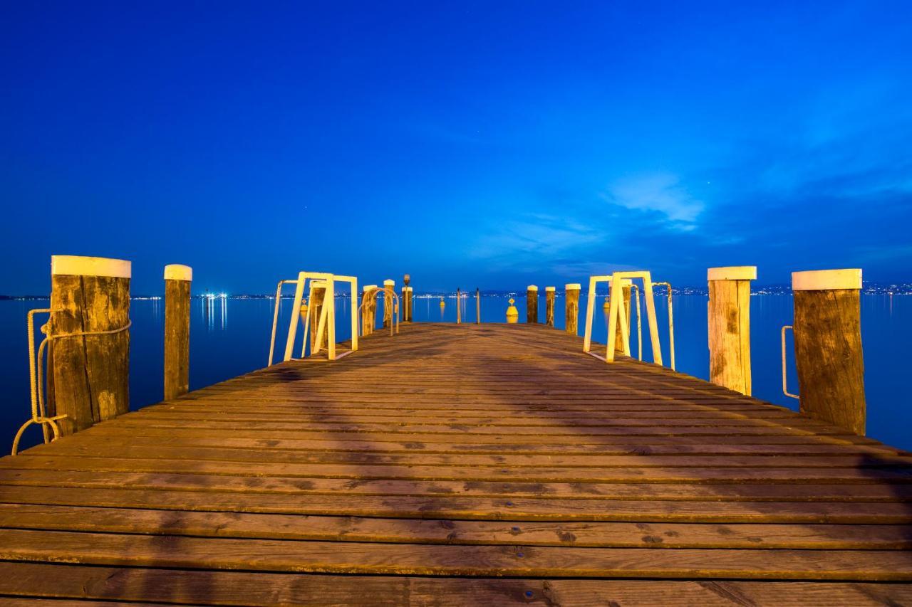 Villa Fiorita Apartments - Happy Rentals Sirmione Kültér fotó